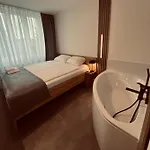 Plonia Resort *