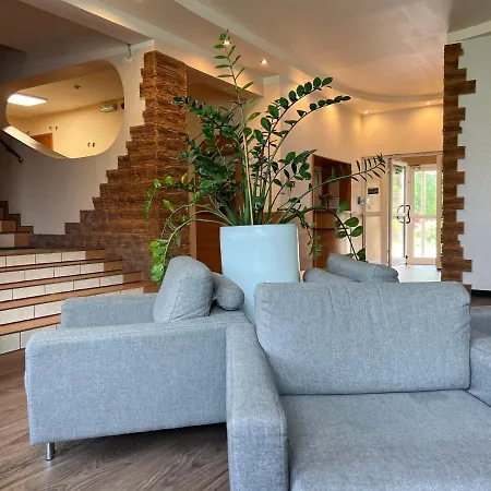 Plonia Resort Lejlighedshotel