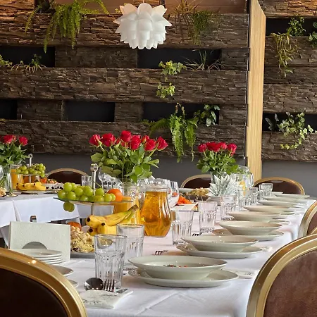 מלון דירות Plonia Resort *