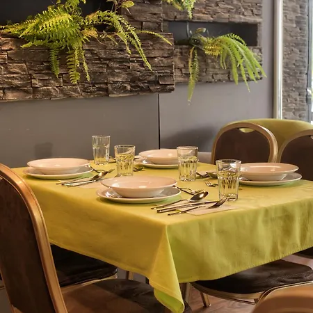 מלון דירות Plonia Resort