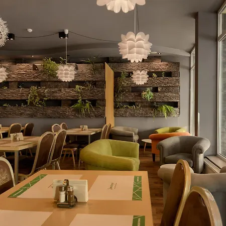 Plonia Resort מלון דירות Płonia