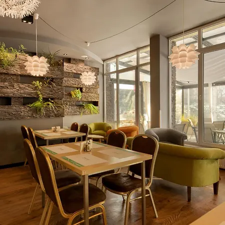 מלון דירות Plonia Resort *