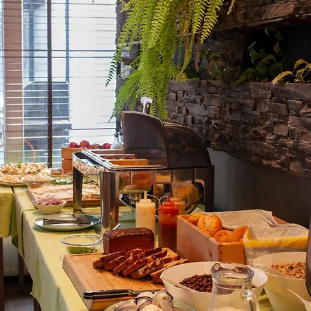 Plonia Resort מלון דירות Płonia