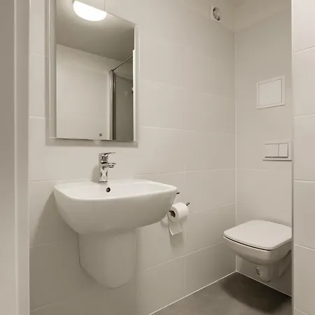 Plonia Resort מלון דירות