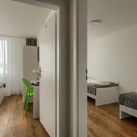 Plonia Resort מלון דירות Płonia