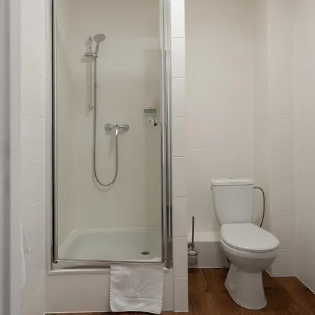 Plonia Resort מלון דירות