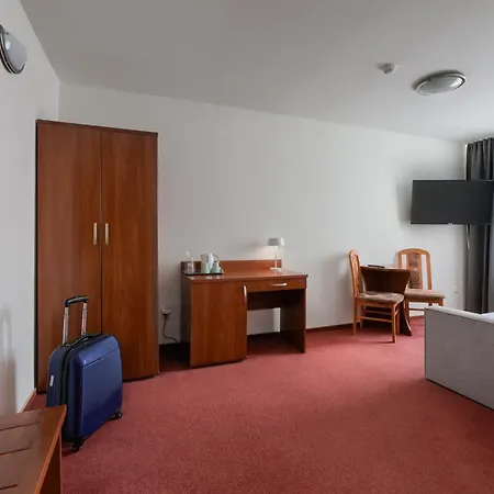 Płonia Resort *