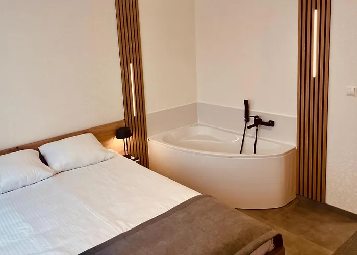 Plonia Resort * Płonia